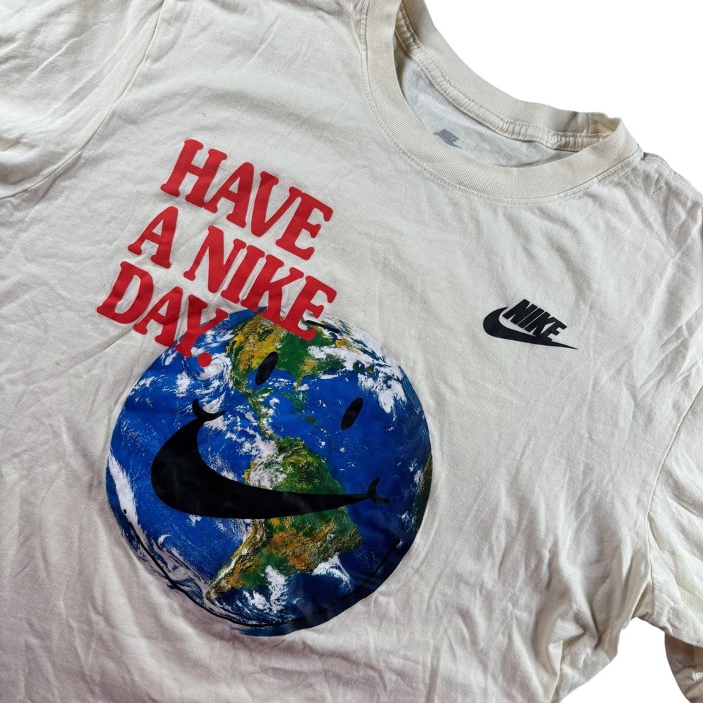 Nike Have A Nike Day Earth‎ Smiley Face Graphic T-Shirt Cream Mens Large